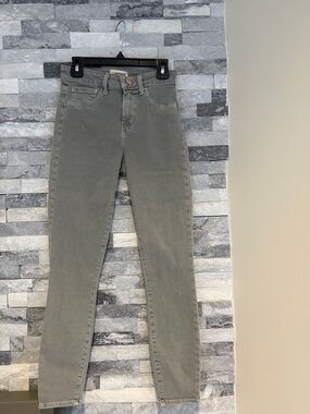 L'Agence Women's skinny jeans new with out tags size 24